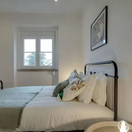 Апартаменты Modern 2 Bedroom In Charming Neighbourhood