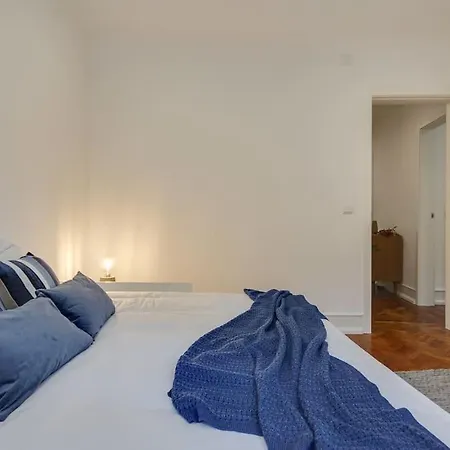 Modern 2 Bedroom In Charming Neighbourhood Апартаменты *