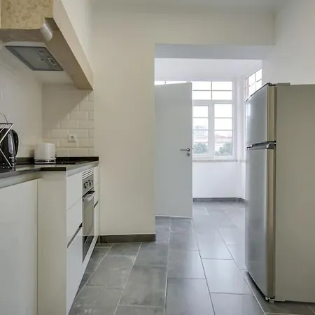 Апартаменты Modern 2 Bedroom In Charming Neighbourhood